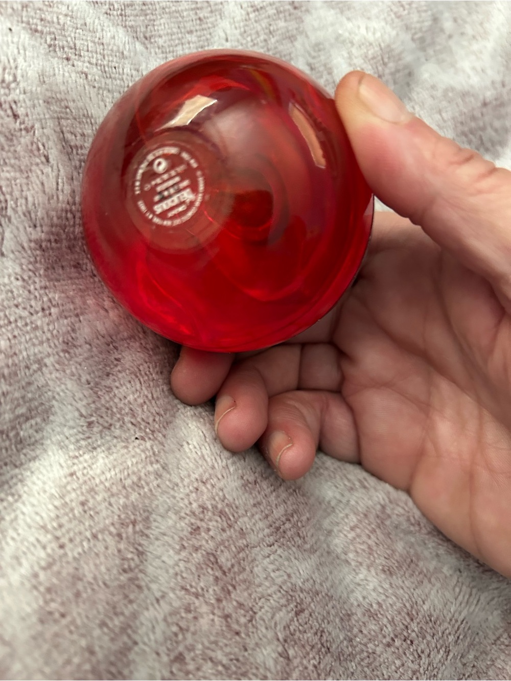 DKNY Red Delicious perfume 1 fl oz - Picture 2 of 4